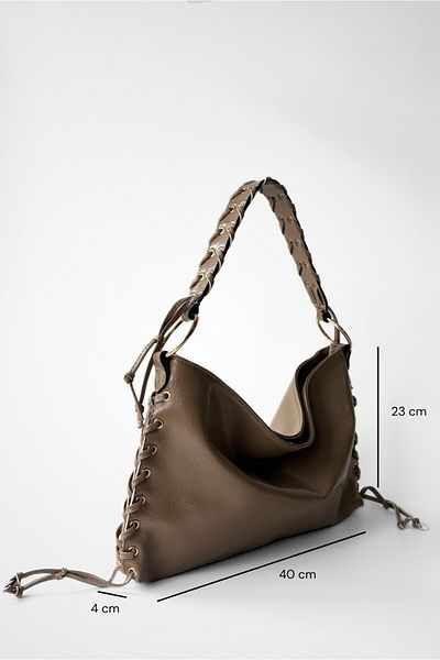 Yuka Atelier Τσάντα ώμου Gigi Shiny Faux Leather μεσαίου μεγέθους Baguette