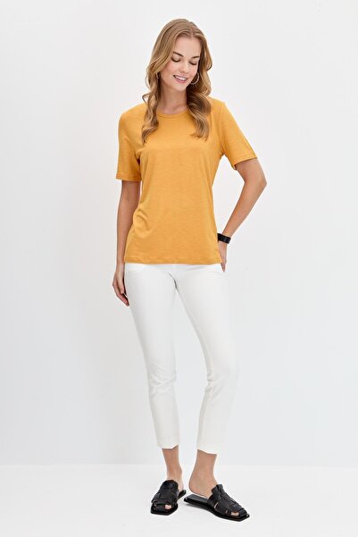 Desen Triko Women's Crew Neck Flamed Fabric Combed Cotton T-Shirt Mustard