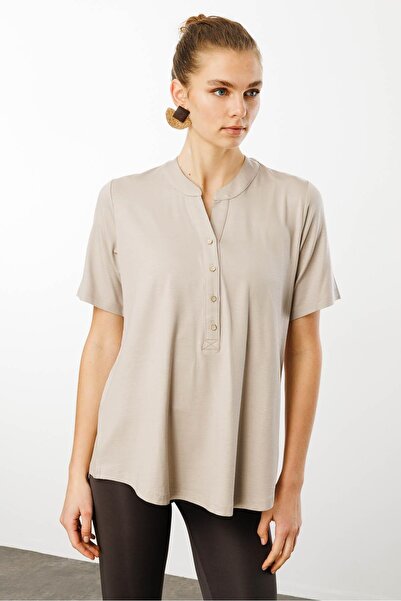 Desen Triko Μπεζ γυναικείο μπλουζάκι με κουμπιά στο γιακά