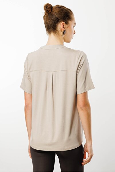 Desen Triko Μπεζ γυναικείο μπλουζάκι με κουμπιά στο γιακά