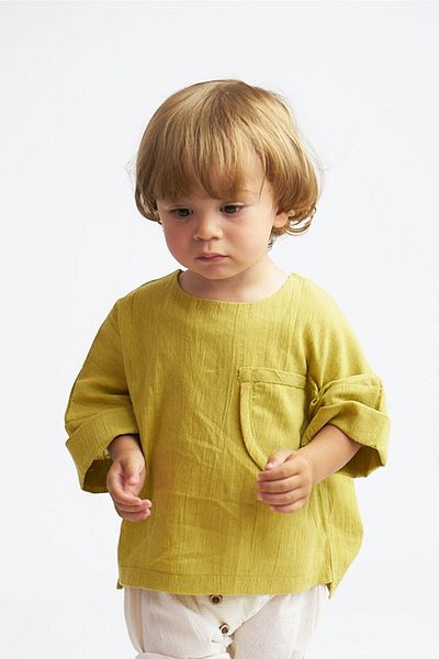 Catz Kids قميص موسلين بجيب مزدوج باللون الأخضر الزيتي، شورت بساقين من الموسلين باللون الأخضر الزيتي