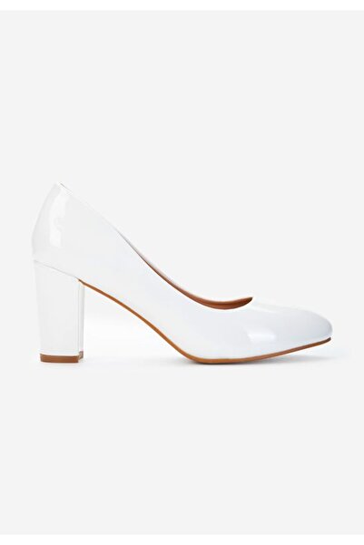 B T Shoes Chic White Patent Heeled Shoes