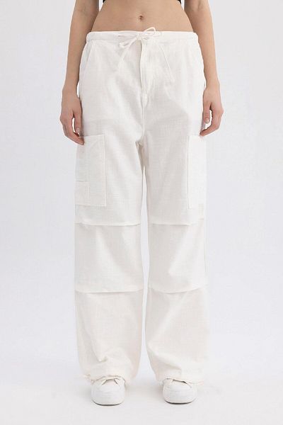 DeFacto Fallschirm-Gabardine-Hose – Schnürung an der Taille, Taschen, weites, lockeres Bein A6975ax24sm