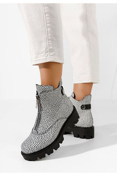 B T Shoes Women's Velora V4 leather boots, white