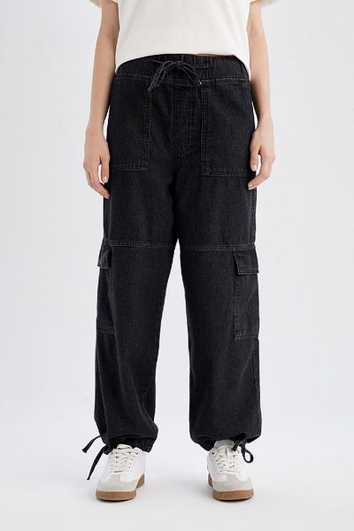 DeFacto Cargo Jogger High Waist Jeans mit Schnürung am Bein in Knöchellänge Waschbare Hose B9318ax24sp