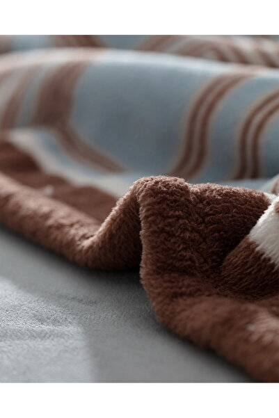 Madame Coco Breville Welsoft TV-Decke aus Fleece mit Aufdruck, Hellblau