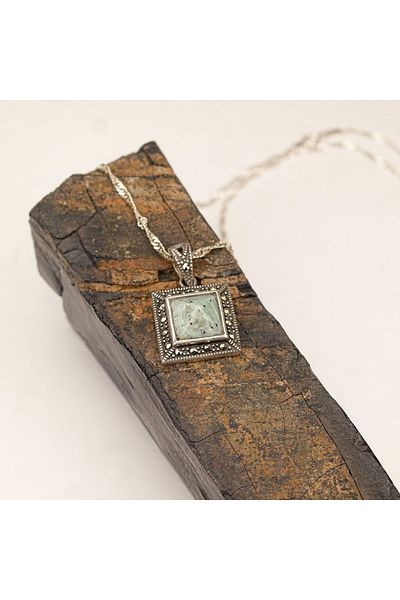 Skygo Square Silver Chain Oltu Emerald Necklace