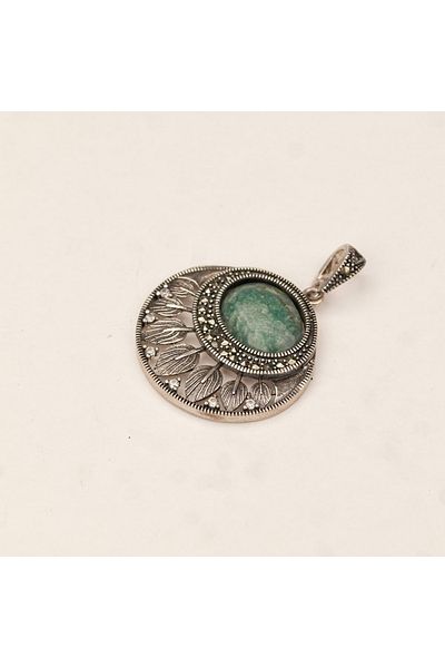 Skygo Leaf Patterned Oltu Emerald Necklace with Silver Chain