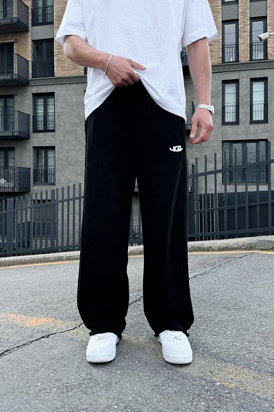 Flaw Wear Print Detail Ripped Model Sweatpants