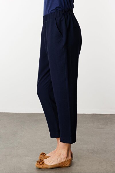 Desen Triko Women's Elastic Waist Side Pocket Carrot Cut Linen Trousers (Navy Blue)
