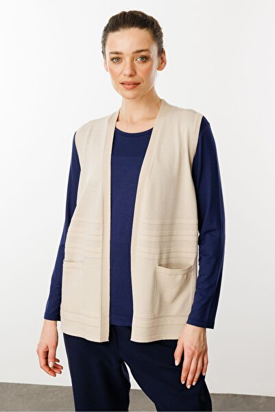 Desen Triko Жіночий бежевий літній трикотажний жилет з кишенями