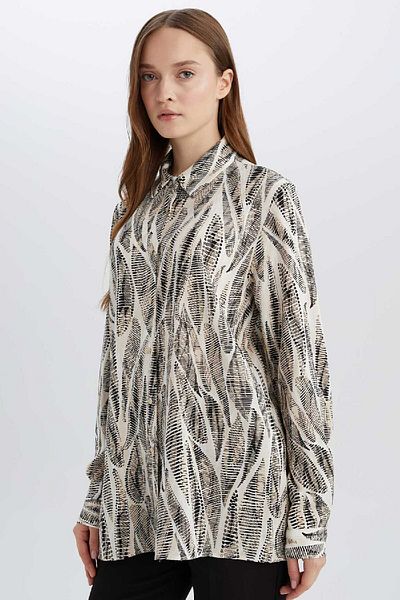DeFacto Langarmshirt-Tunika mit normaler Passform und Muster E0786AX25SP