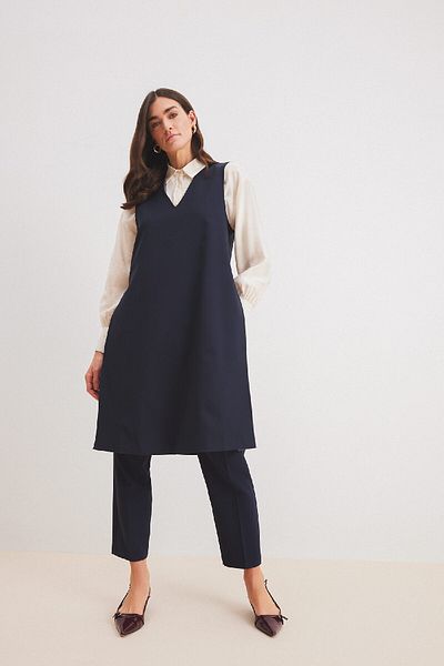 DeFacto Normale Passform, V-Ausschnitt, einfacher, gerader Pullover mit langer Tasche, E1340AX25SP