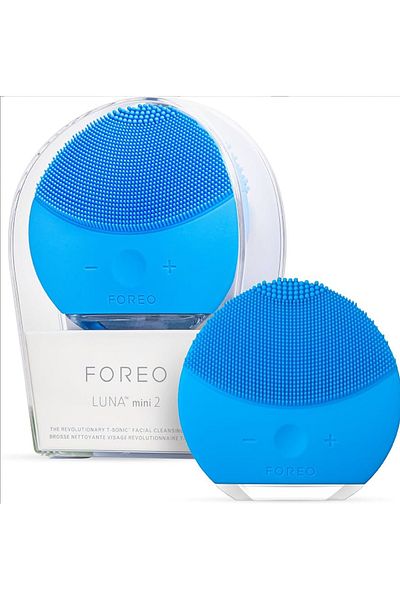 FOREO Foreo Cleansing and Exfoliating Device