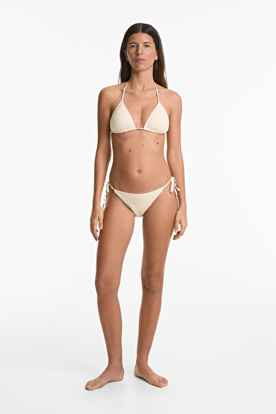 Oysho Orta kapatıcılıkta yapraklı ipli crochet bikini altı