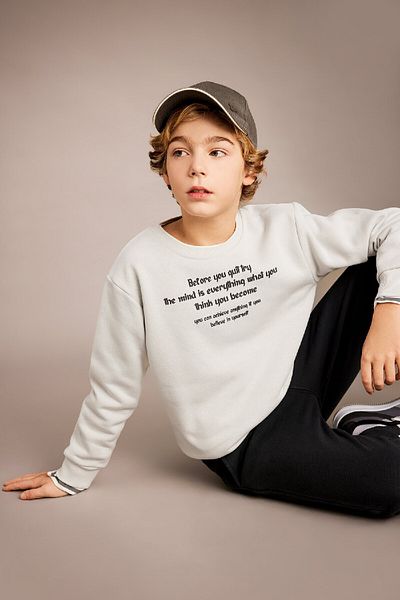 DeFacto Thick and Printed Boy's Sweatshirt - Crew Neck B6315a823cw