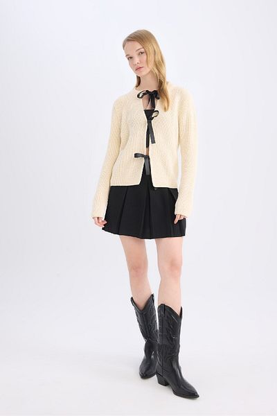 DeFacto Regular Fit Crew Neck Tie-Up Knitwear Cardigan E2271Ax24Cw