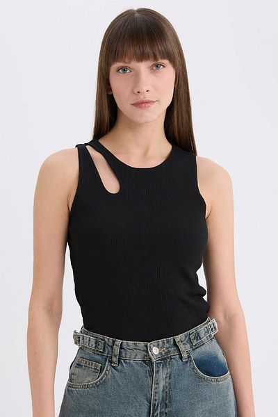 DeFacto Slim-Fit Slim-Fit-Camisole mit Rundhalsausschnitt, schwarzes Unterhemd, A3422ax25sp