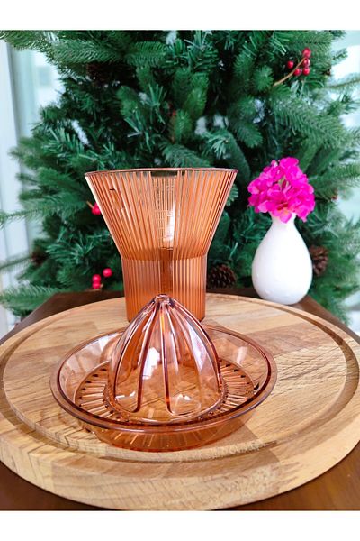 Madame Coco Henric Citrus Juicer - Amber Color