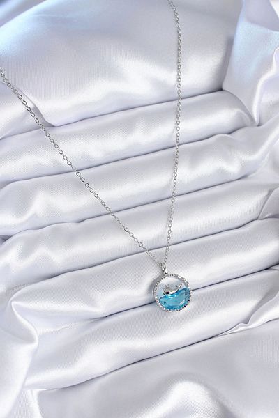 Store 316L الصلب الفضة اللون الأزرق كريستال حجر الحوت نموذج قلادة المرأة