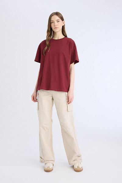 DeFacto Übergroßes, geräumiges, kurzärmliges Basic-T-Shirt aus schlichtem, dickem Stoff mit Rundhalsausschnitt E4935AX25SP