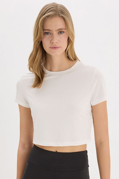 DeFacto Fit Crop Crew Neck Basic Plain Athlete Short Sleeve T-Shirt D7295Ax25Sp