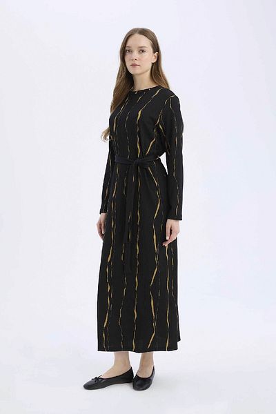 DeFacto Langärmliges Maxikleid mit normaler Passform und Rundhalsausschnitt E5461AX25SP