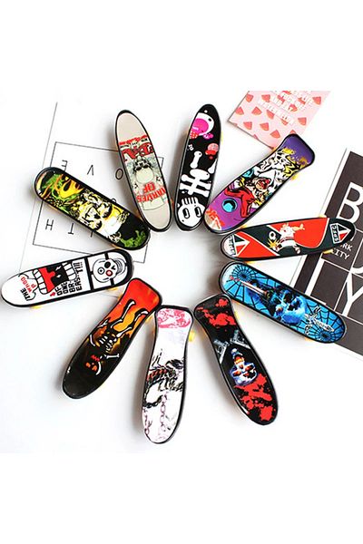Choice 12PCS 12 Pcs Mini Skateboard Toys Plastic Creative Fingertip Skateboard for Kid Birthday Party Favor
