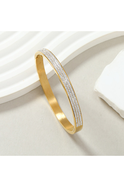 Choice سوار من الفولاذ التيتانيوم باللون الذهبي بتصميم سماء مرصعة بالنجوم، مرصع بثلاثة صفوف من أحجار الراين عالية الجودة على شكل حرف O