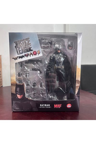 Choice with box NECA Figure Justice League Bruce Wayne Action Figure Mafex 056 Figure Joint Movable Doll Ch