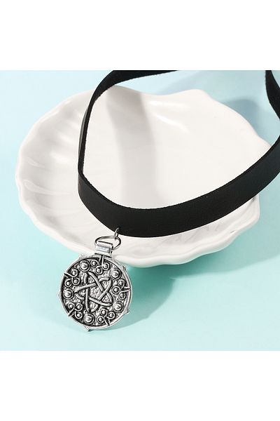 Hot Toys Yennefer necklace Punk Yennefer Necklace Medallion Pendant Black Leather Choker Necklaces Wild Hunt