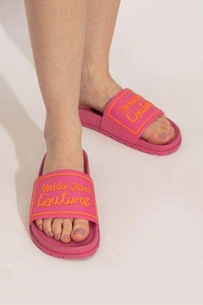 Versace Papuci roz - Talpă din cauciuc cu model de logo, pompe și ficaturi de vecin