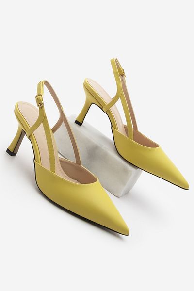Marjin Damen-Stiletto-Schuhe – spitzer Zehenbereich mit seitlich offenem Riemen, klassische Absätze in Gelb