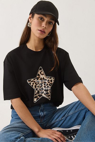 Bianco Lucci Women's Leopard Star Printed Crew Neck Oversize T-Shirt