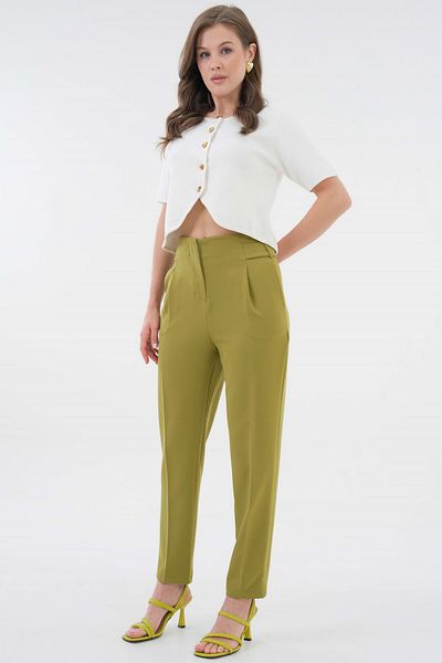 Saade Oil Green Pleated Carrot Cut Belt Detailed Trousers