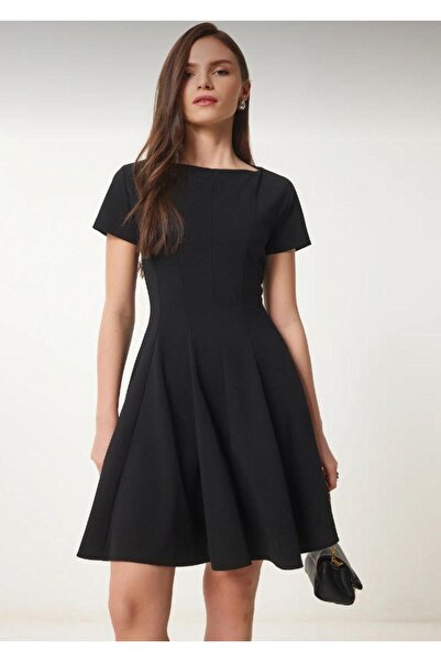 LİLYUM WEAR - Kadın Volan Kesim Yarım Kol Mini Elbise -