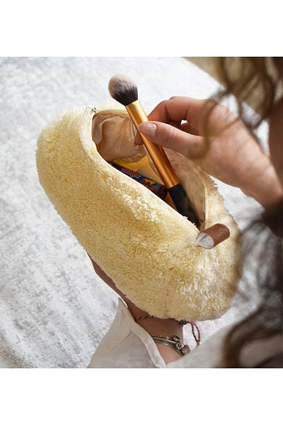 Özgüner Oyuncak Plush Makeup Bag for Women - Soft Texture, Compact and Stylish