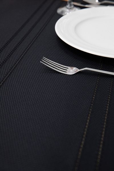 FAVORA Față de masă Neva Anti-Pete 160x220 - Neagră