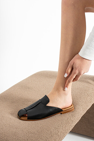 Getcho Monro Kadın Yazlık Hakiki Deri Siyah Terlik Küçük Topuklu Rahat Günlük Kullanım Için Sade Şık Model