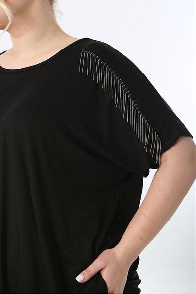 Butik Nilyam Women's Plus Size Crew Neck Shoulder Chain Detailed Stretchy T-Shirt 24736 Black