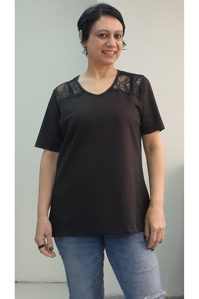 Mertcan Butik Black V-Neck Shoulder Lace Detailed Combed Viscose Short-Sleeved T-Shirt