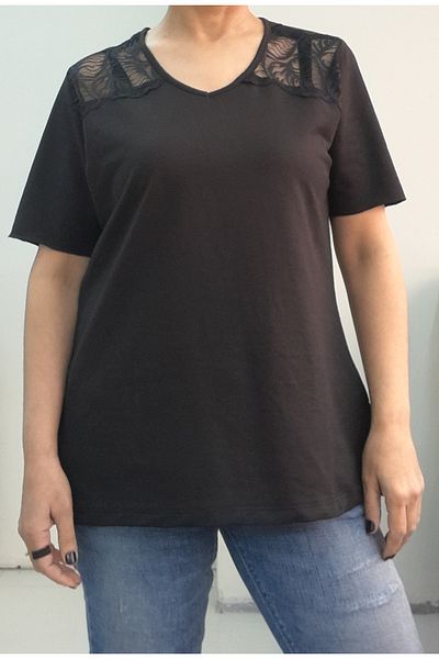 Mertcan Butik Black V-Neck Shoulder Lace Detailed Combed Viscose Short-Sleeved T-Shirt