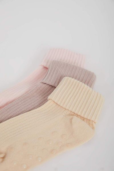 DeFacto 3-teilige lange Baumwollsocken für Babys mit rutschfester Sohle E4645a5ns