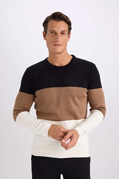 DeFacto Standard Fit Regular Cut Gestreifter Strickpullover mit Rundhalsausschnitt A9885ax24wn