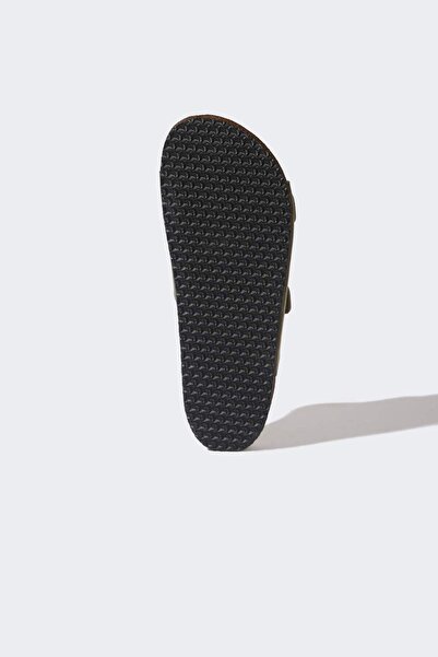 DeFacto Herren-Hausschuhe aus Kunstleder mit flacher Sohle und doppeltem Band C3754AX25HS