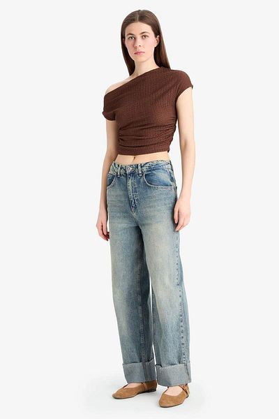 DeFacto Slim Fit Slim Fit Μονό κοντομάνικο μπλουζάκι με τυλιγμένο ώμο D4414AX25SM