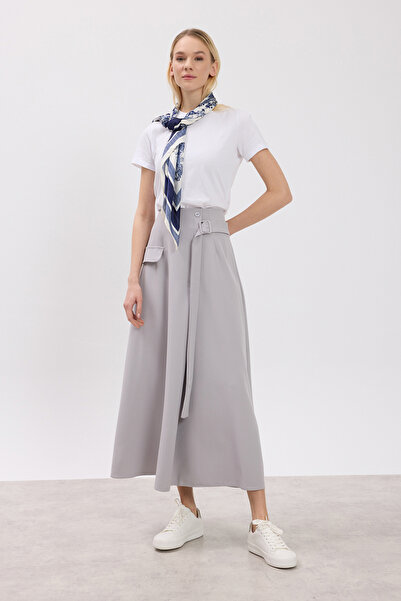 Birgül Bektaş Fusta asimetrică gri deschis cu detaliu cu nasturi