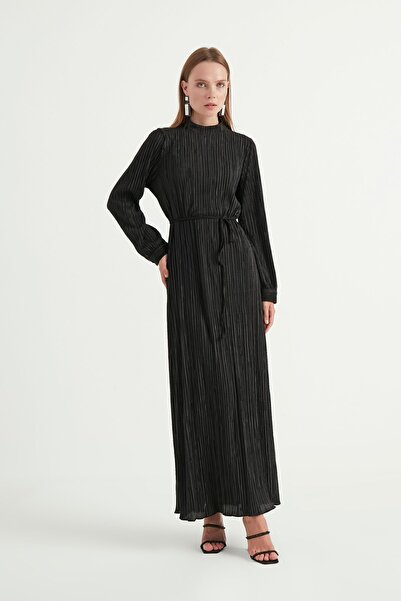 Birgül Bektaş Μαύρο βραδινό φόρεμα Ελβίς