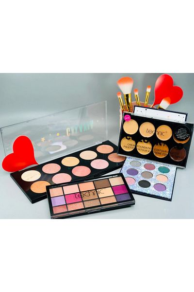 TECHNIC Galaxy Makeup Gift Set, 6 Products
