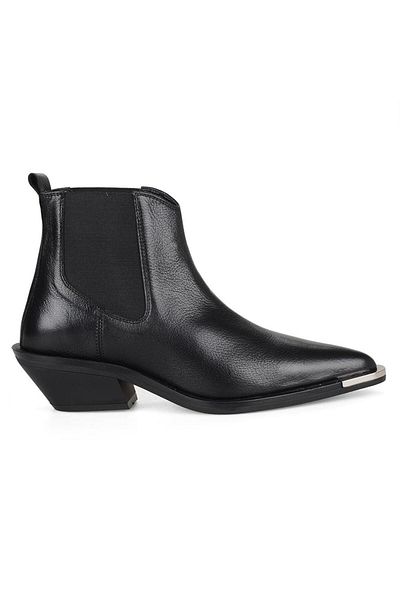 FootCourt # # Project Content # # 
 ``` 
 The New Model Streetball Ii Men's Shoes Gx9688: Ideal for Trail Clothing That Can Also Be Used during Ice Cream
